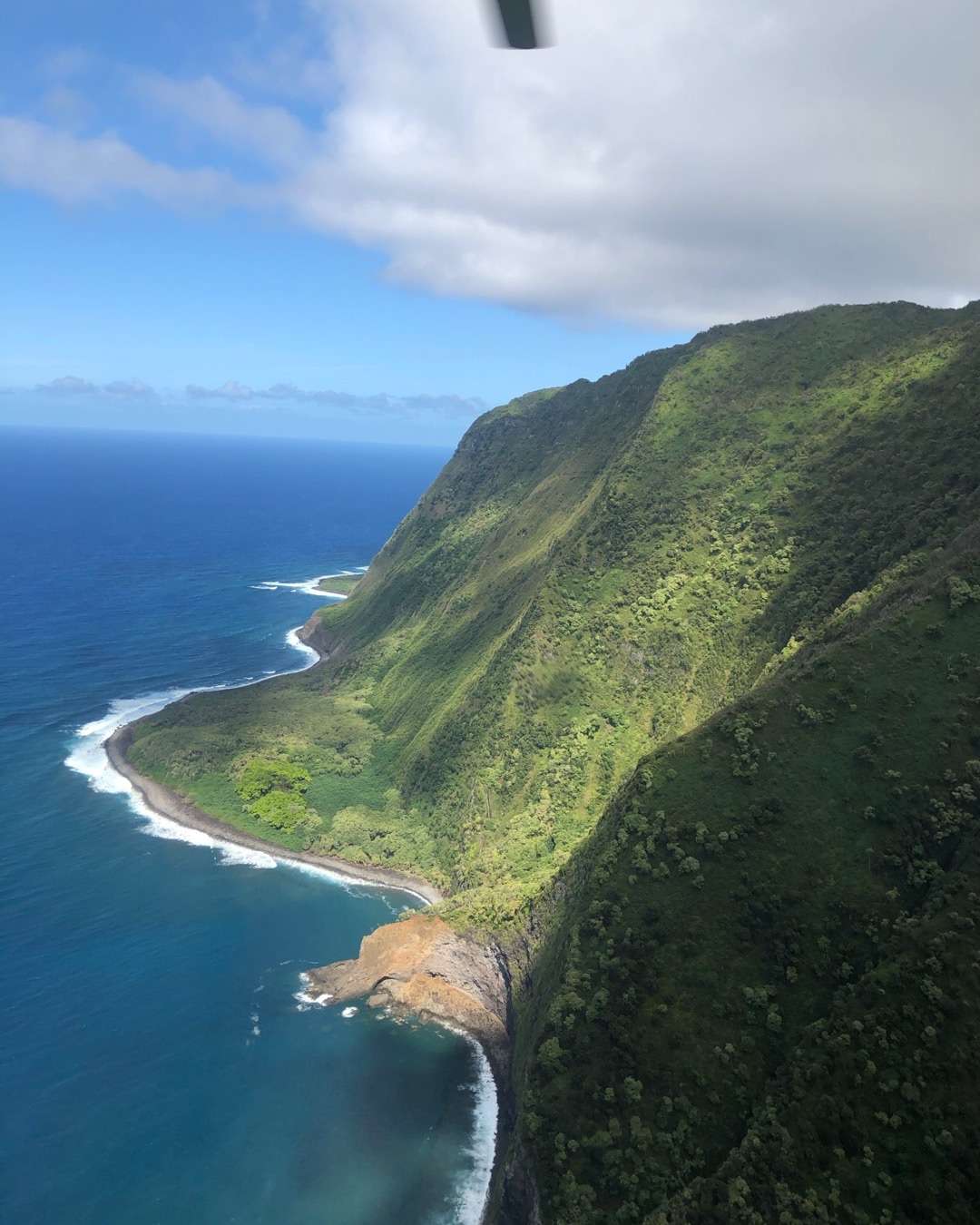 Things you can do in Hawaii for couples Gorgeous hills to ocean in Hawaii